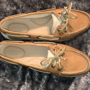 Hardly worn Sperry women shoes